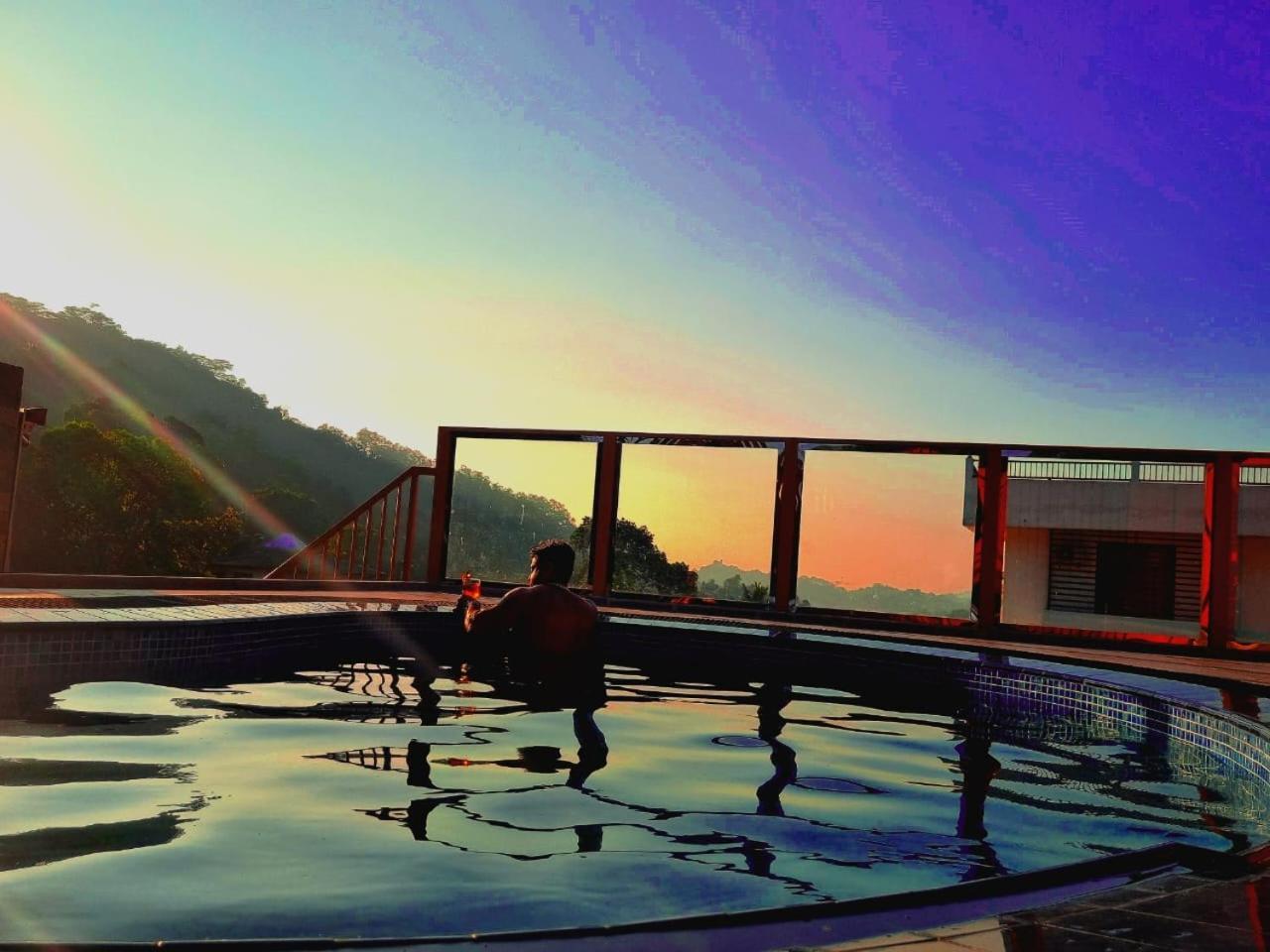 Manthra Leisure Hotel Kandy Eksteriør billede